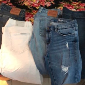 5 Pairs size 6 jeans.